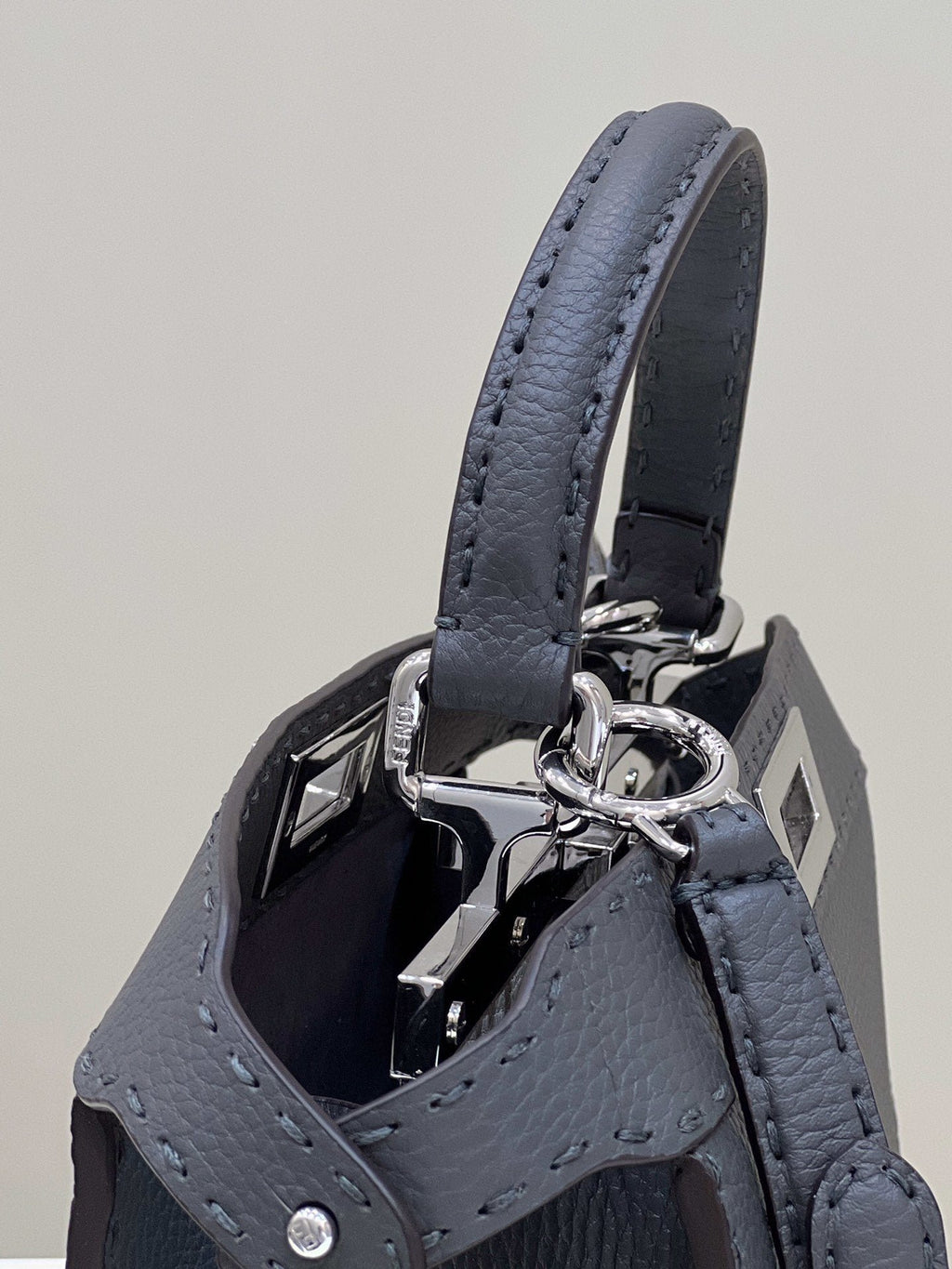 Fendi Peekaboo Iseeu Medium 33cm Black