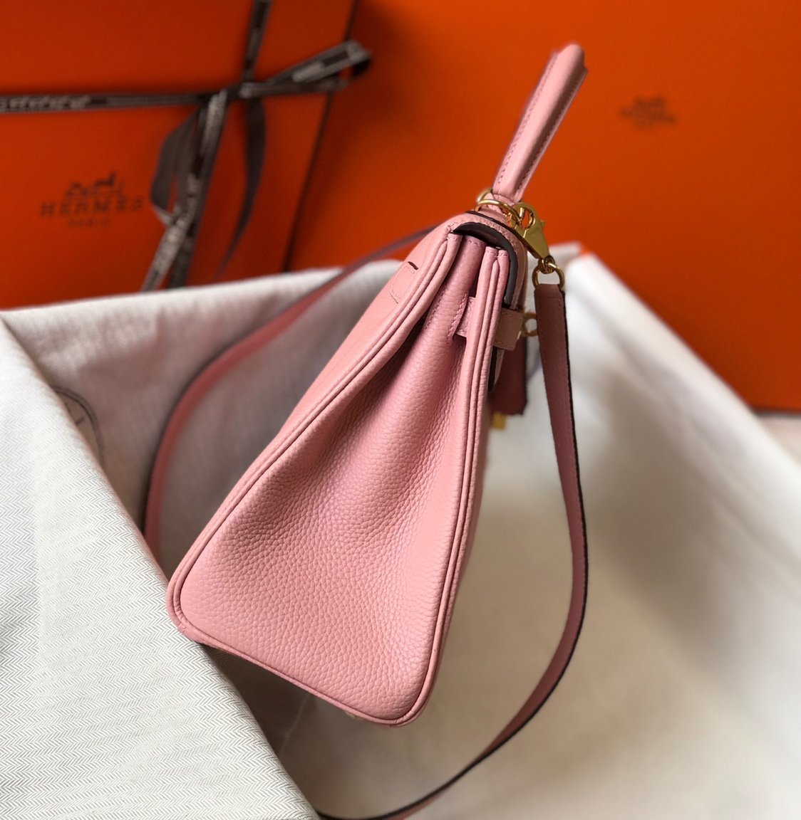 Hermes Kelly 28cm Bubblegum Pink Togo Bag For Women, Women’s Handbags, Shoulder Bags 11in/28cm