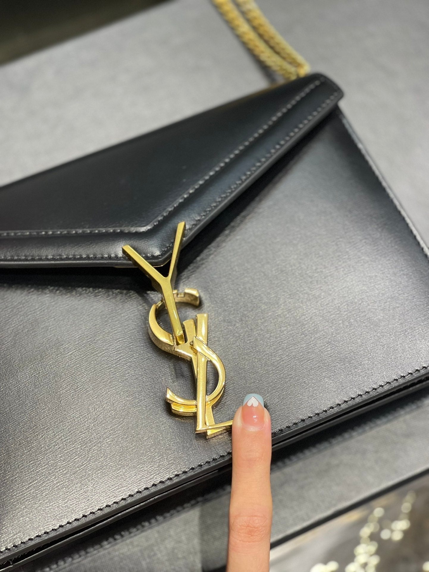 Saint Laurent Cassandra Medium Chain Bag In Grain De Poudre Embossed 22cm Black