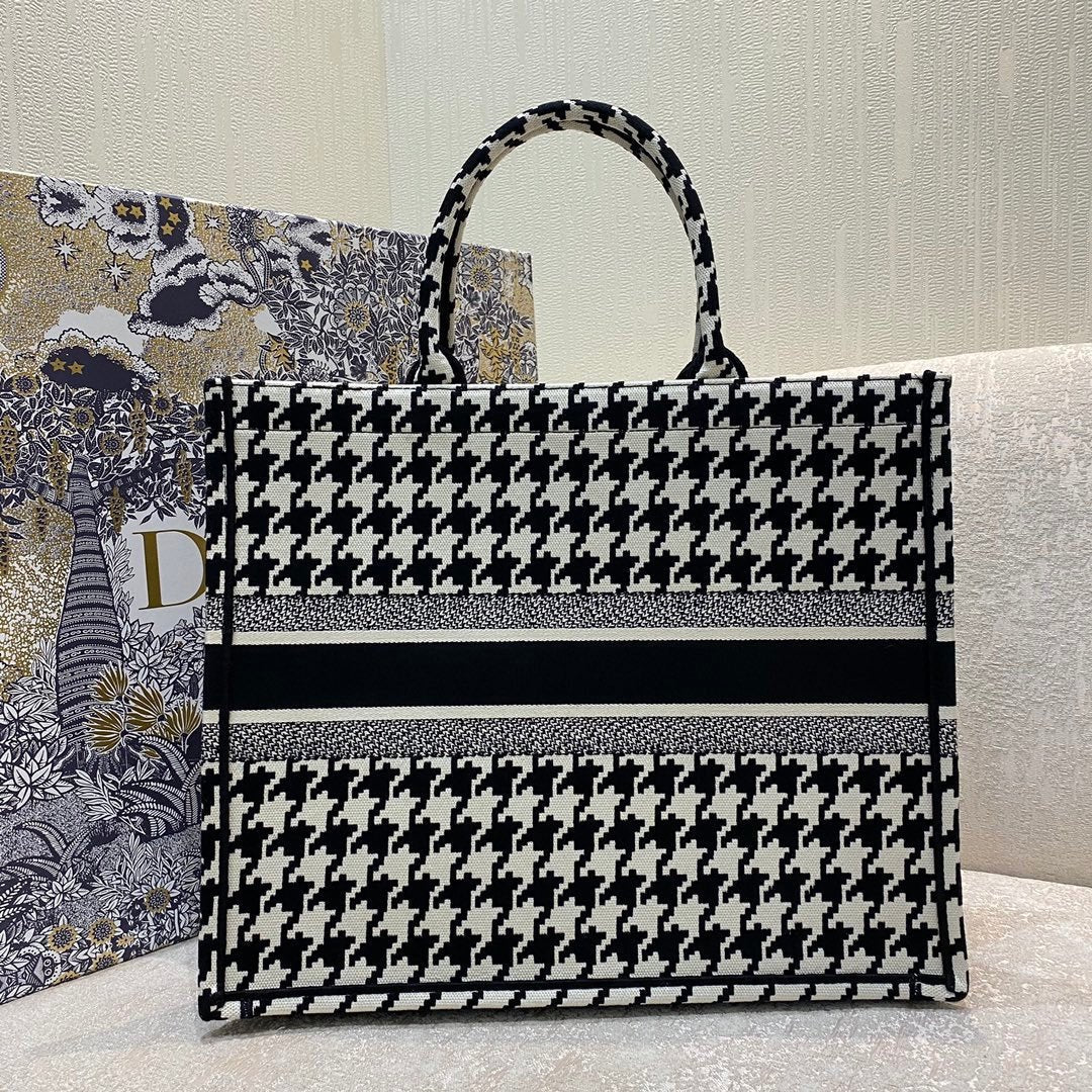 Christian Dior Book Tote Bag 42 cm Black/White
