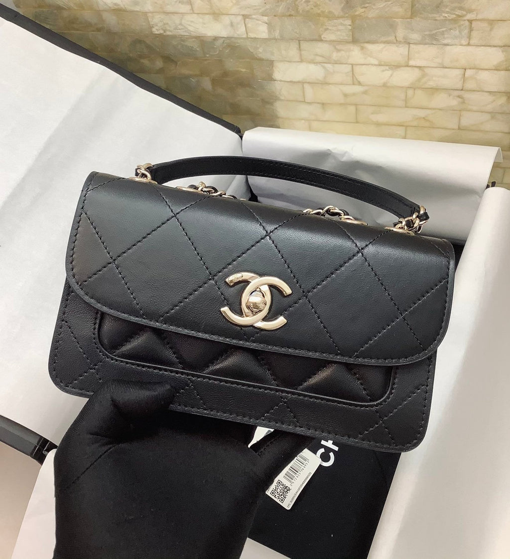 Chanel Flap Bag Mini 19cm Black