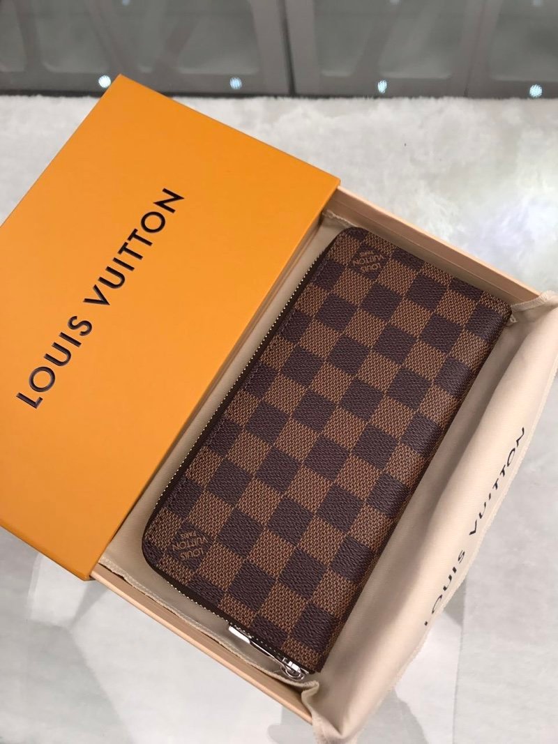 Louis Vuitton Damier Wallet 20cm Brown