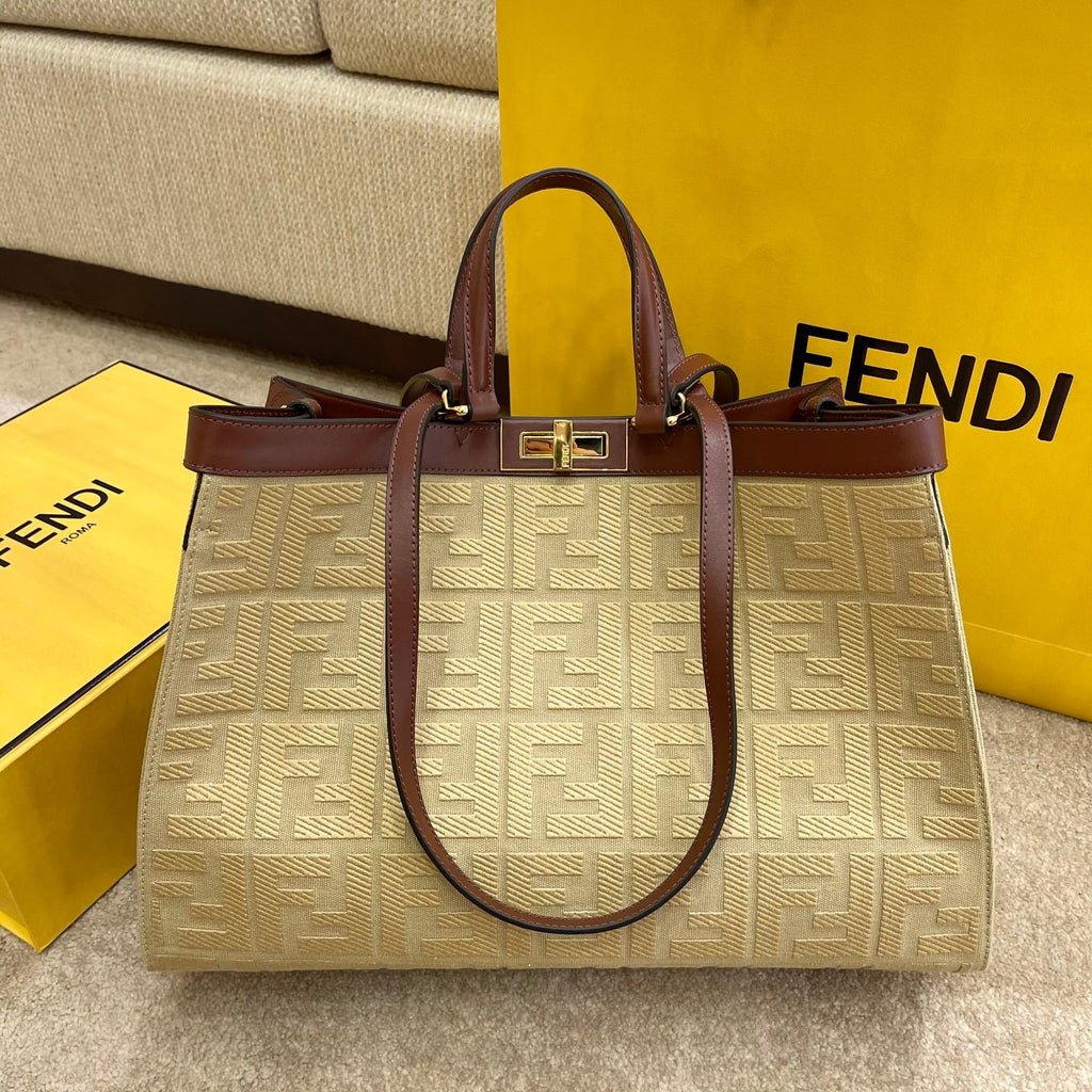 Fendi Peekaboo X-tote Bag 41cm Cream
