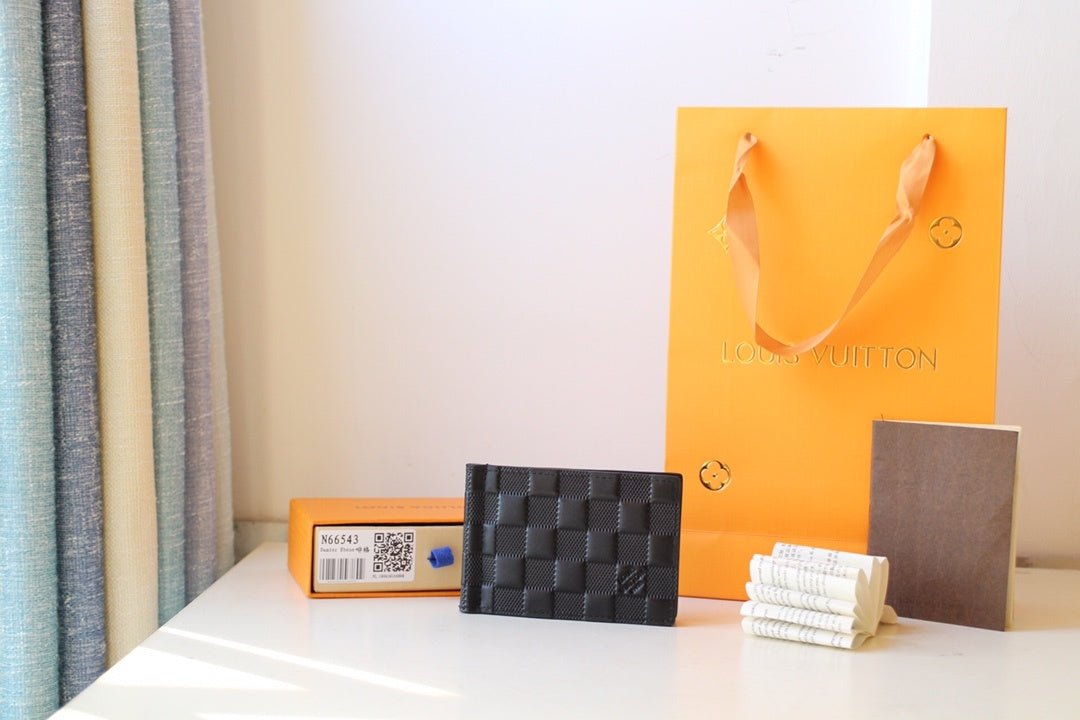 Louis Vuitton Clutch 12cm Black