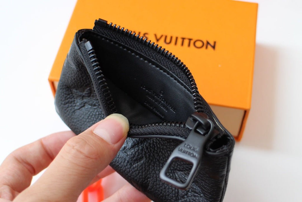 Louis Vuitton Clutch 13cm Black