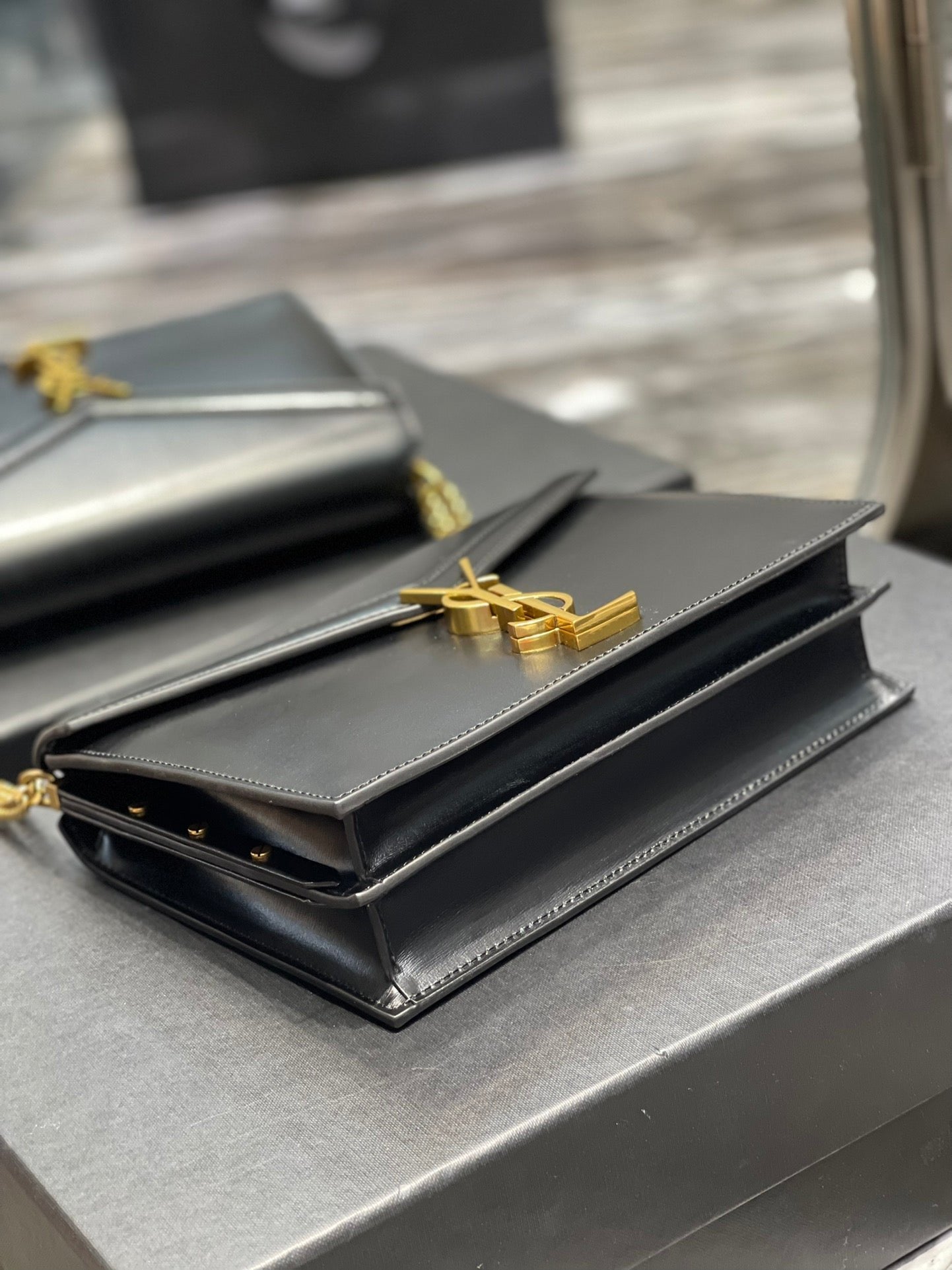 Saint Laurent Cassandra Medium Chain Bag In Grain De Poudre Embossed 22cm Black