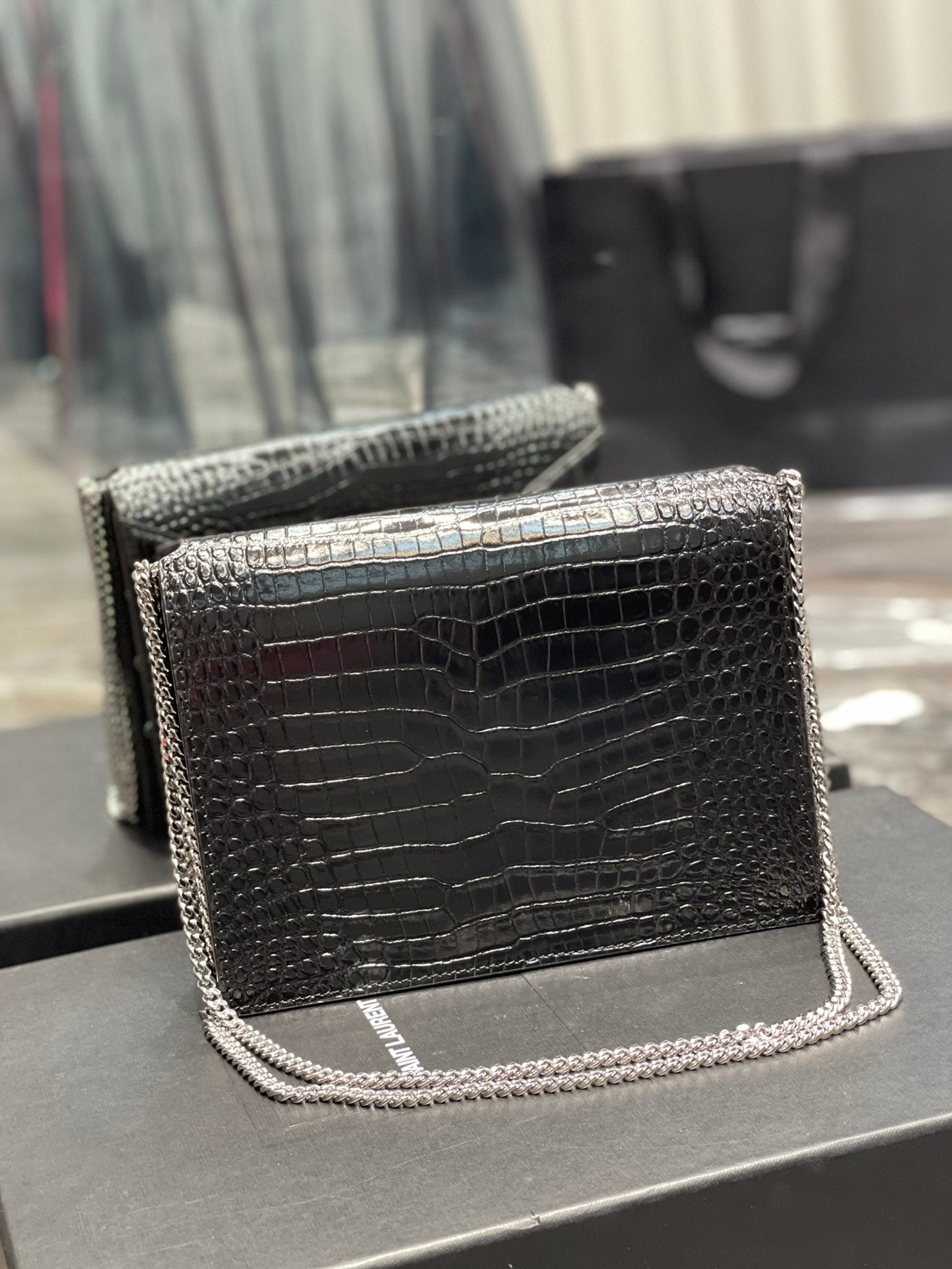 Saint Laurent Cassandra Medium Chain Bag In Grain De Poudre Embossed 22cm Black