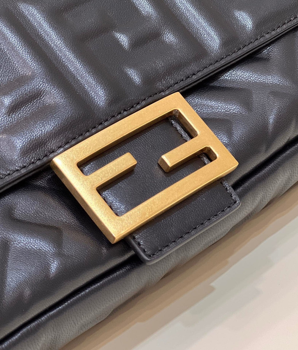 Fendi Baguette Midi 27cm Black