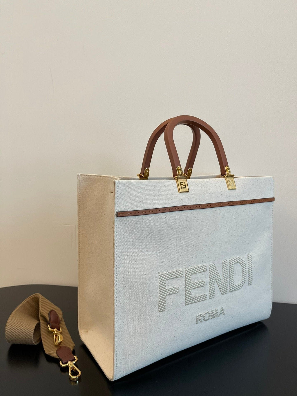 Fendi Tote Bag 40cm Beige
