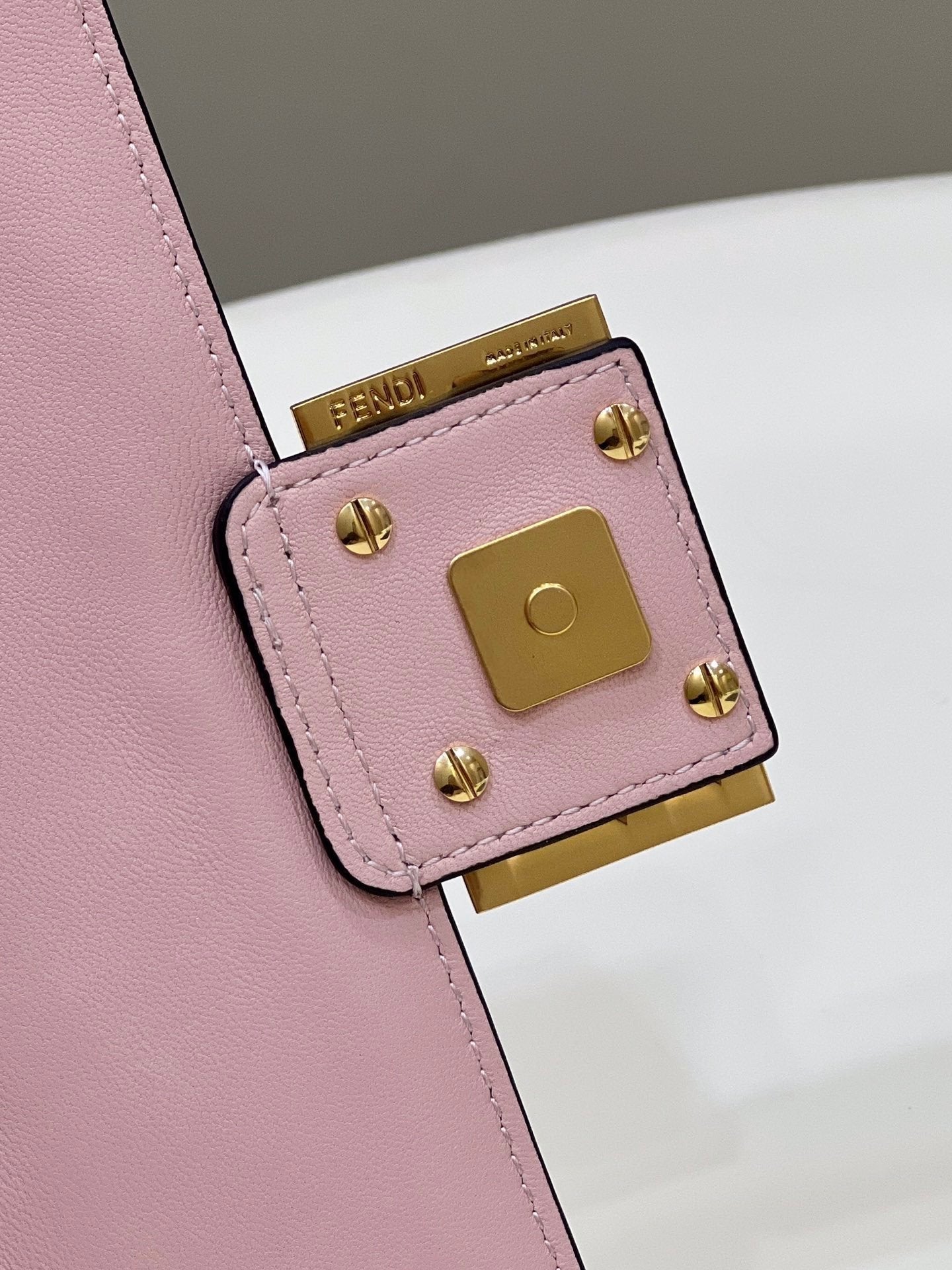 Fendi Baguette Bag 19cm Pink