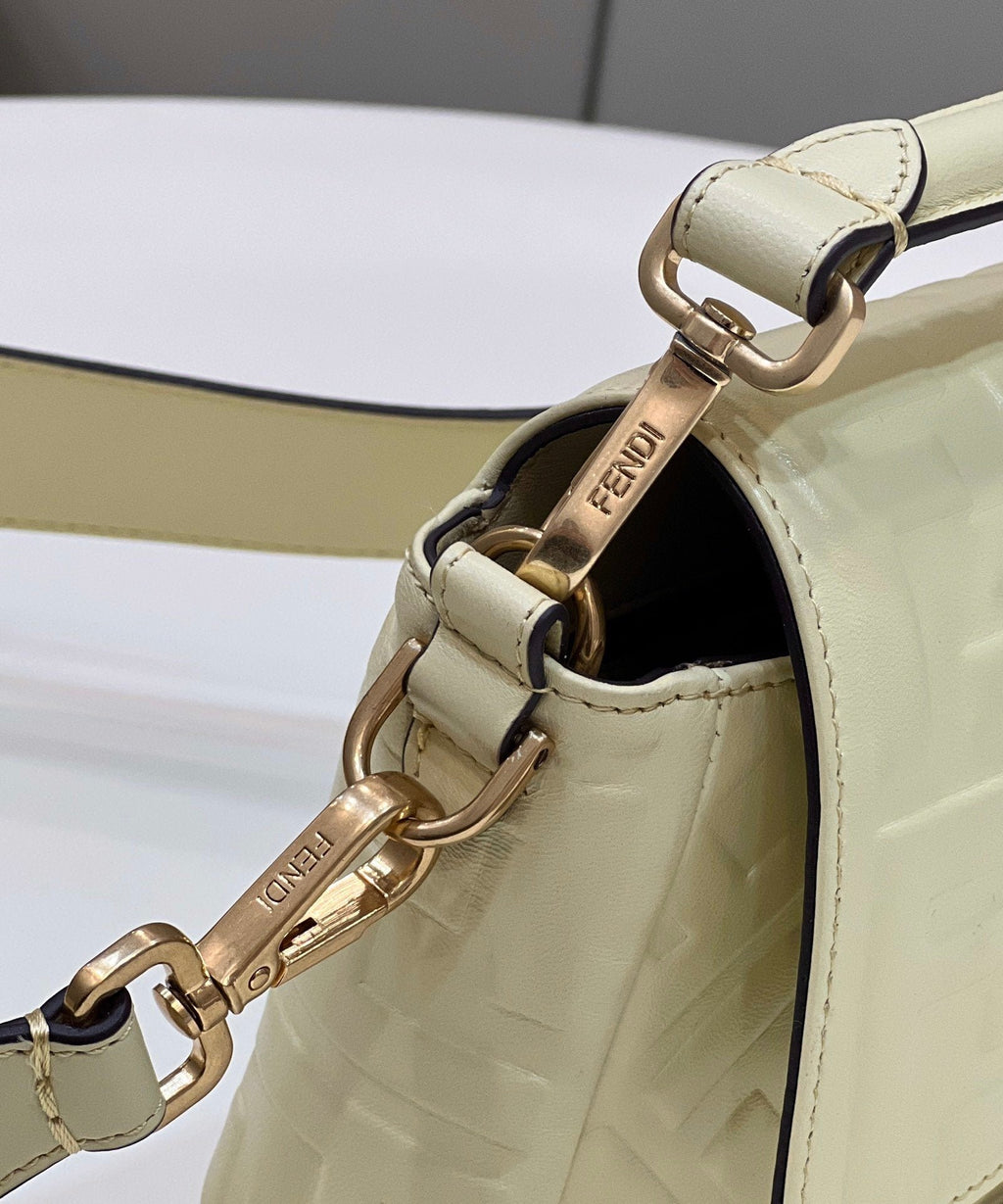 Fendi Baguette Midi 27cm
