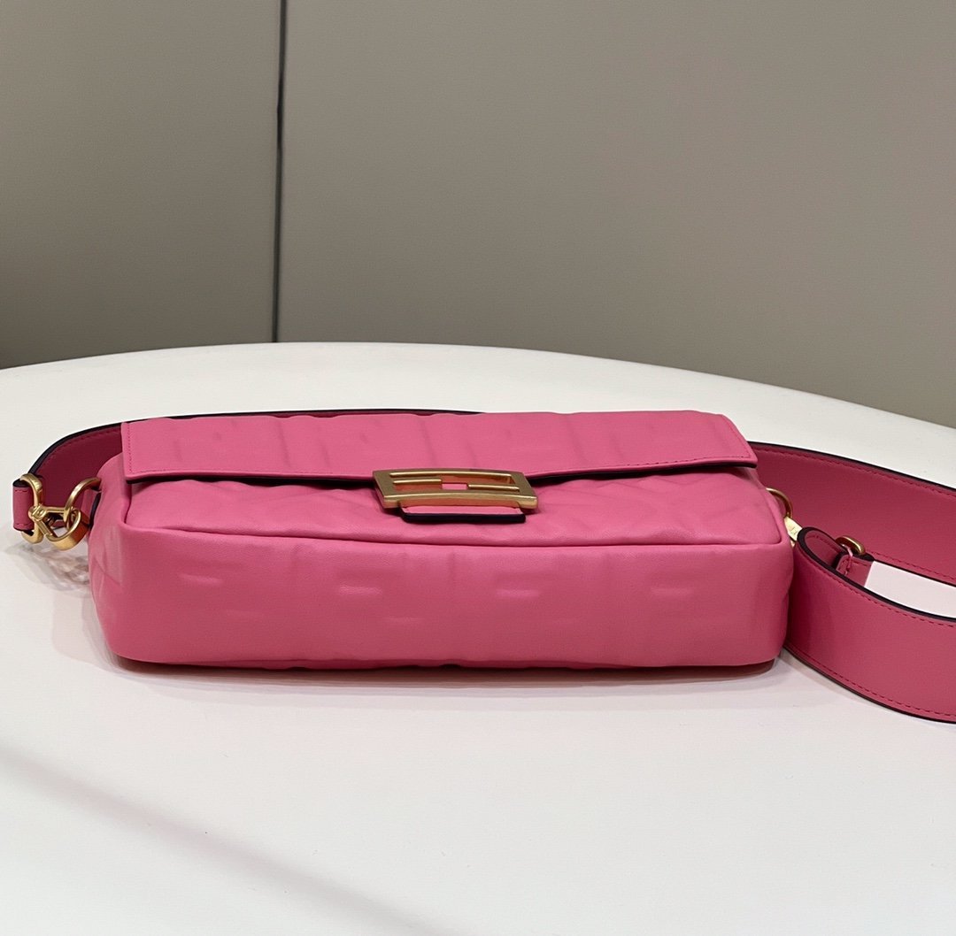 Fendi Baguette Midi 27cm Pink