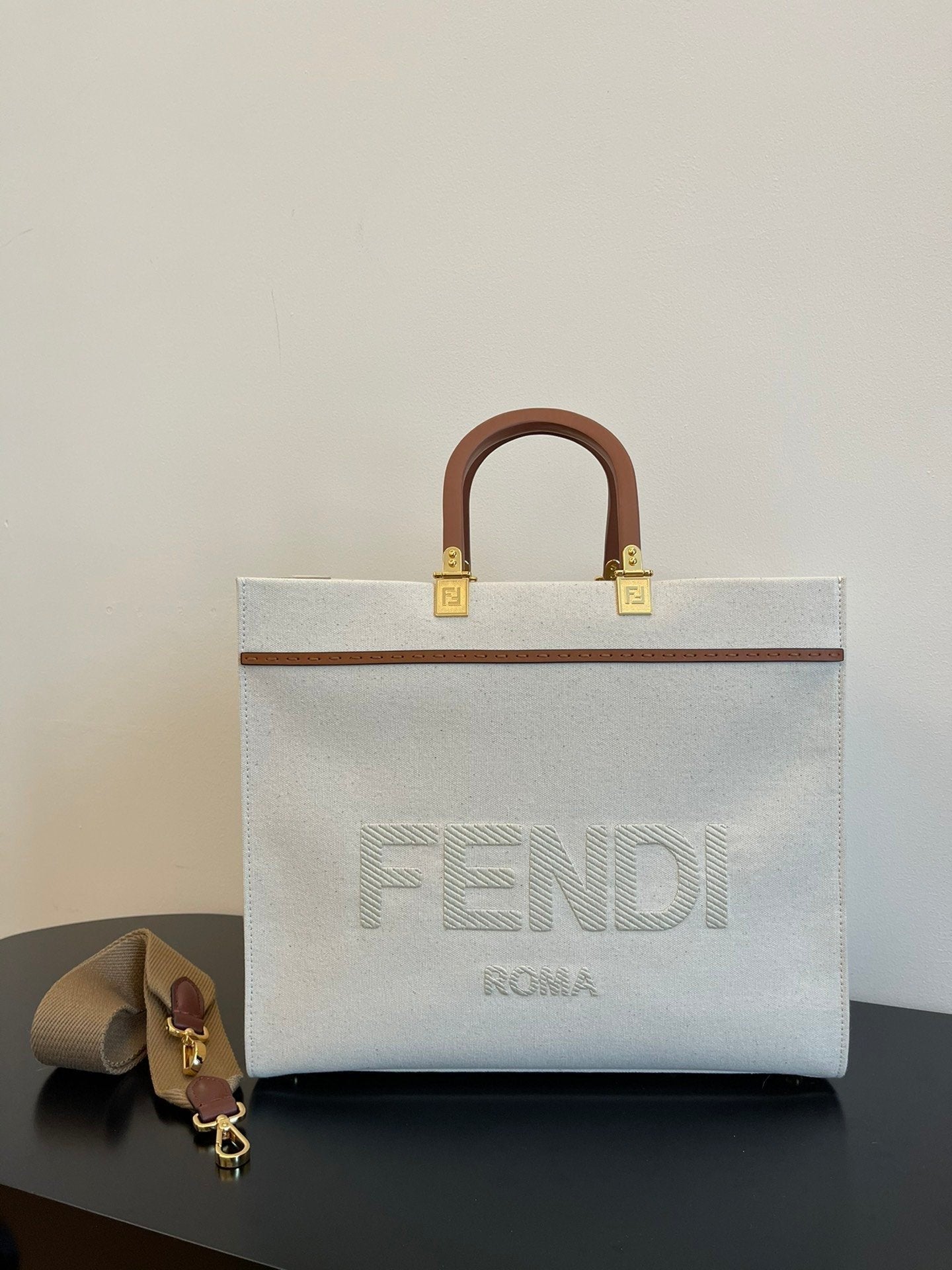 Fendi Tote Bag 35cm Beige