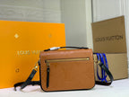 Louis Vuitton Pochette M?tis Monogram
