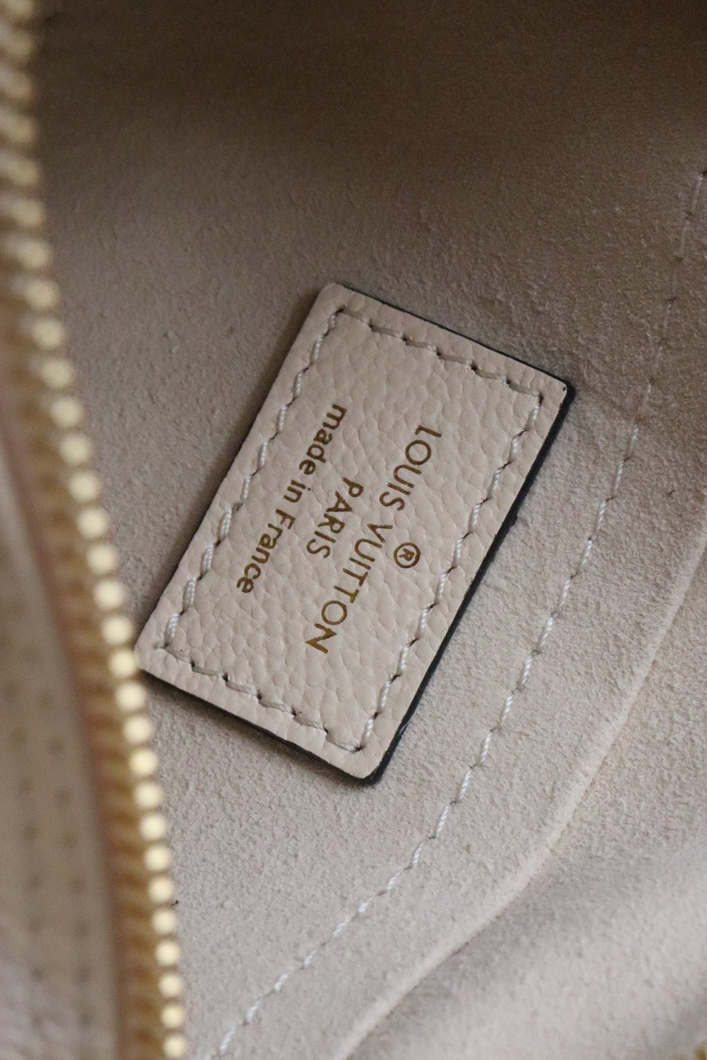 Louis Vuitton Monogram 20cm White Cream