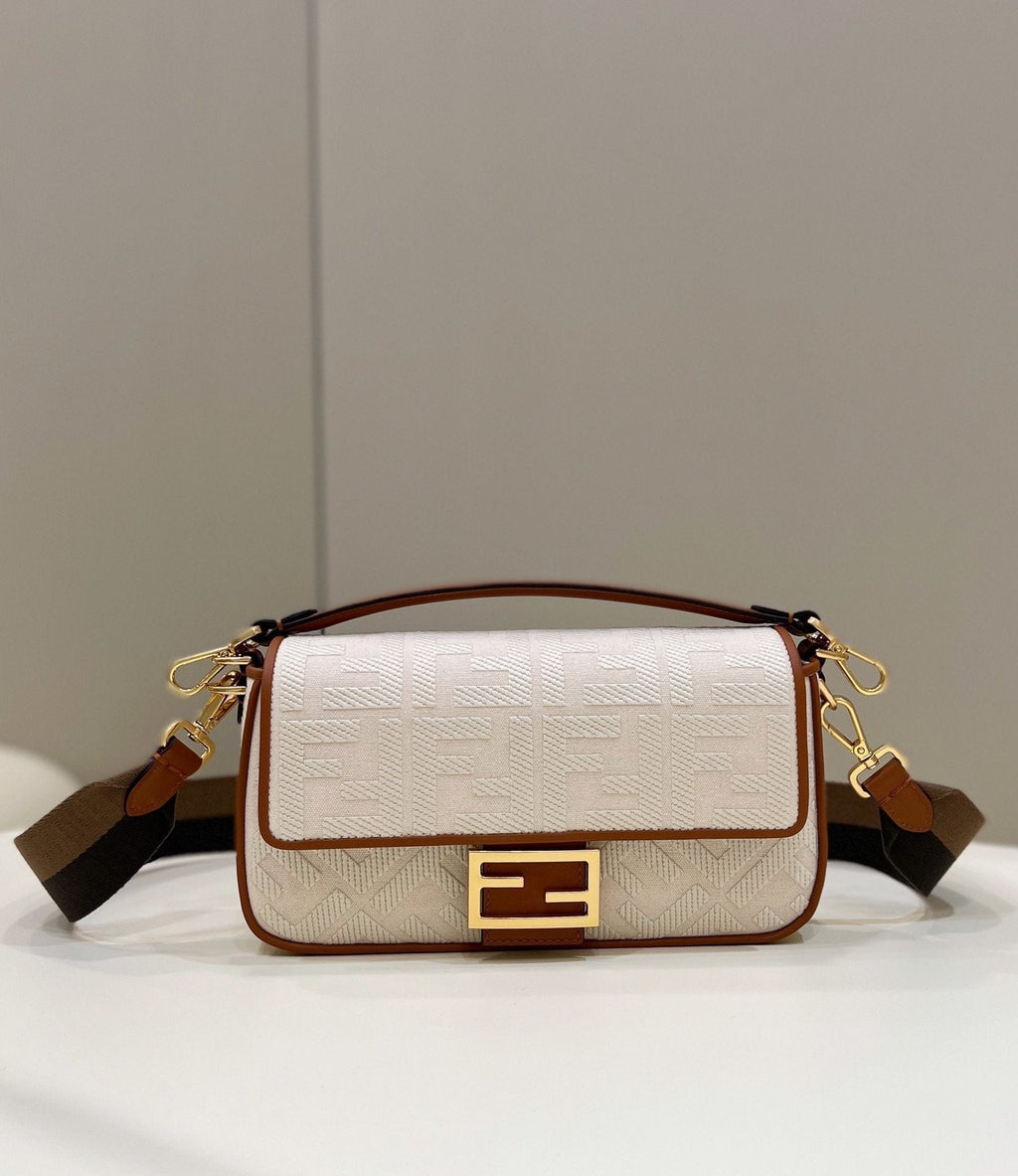 Fendi Baguette Midi 27cm White