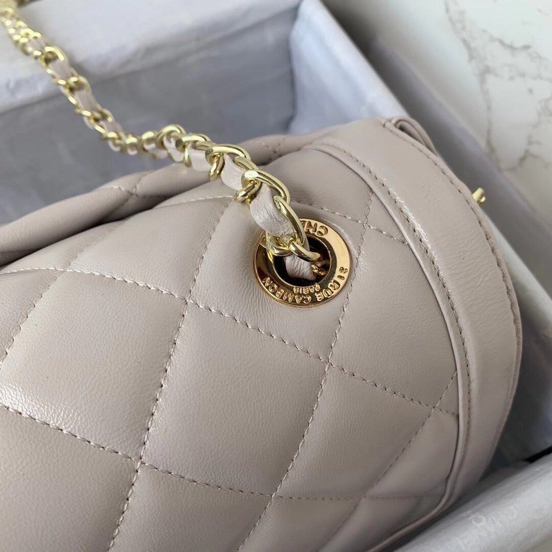 Chanel Classic Flapbag Gold Hardware 23cm
