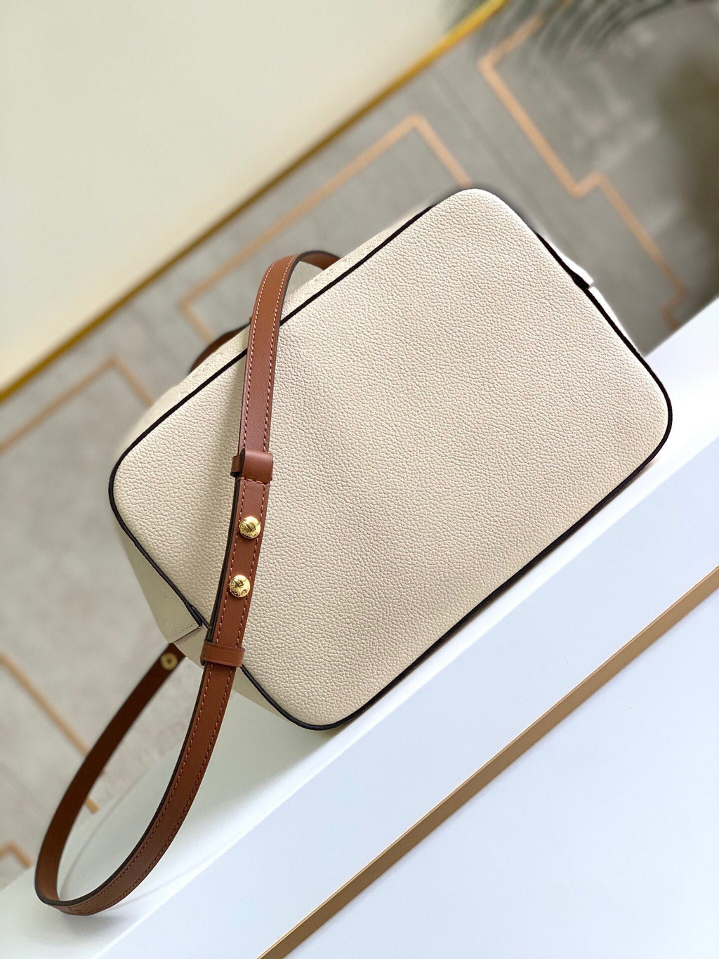 Louis Vuitton Crossbody Bags 26cm White