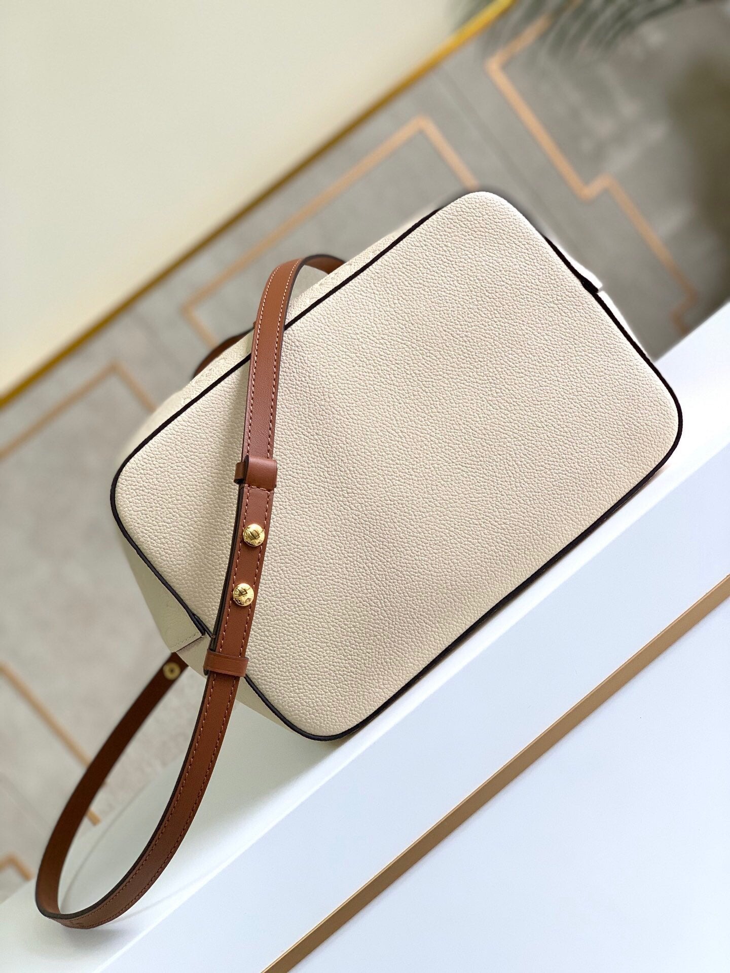 Louis Vuitton Crossbody Bags 26cm White