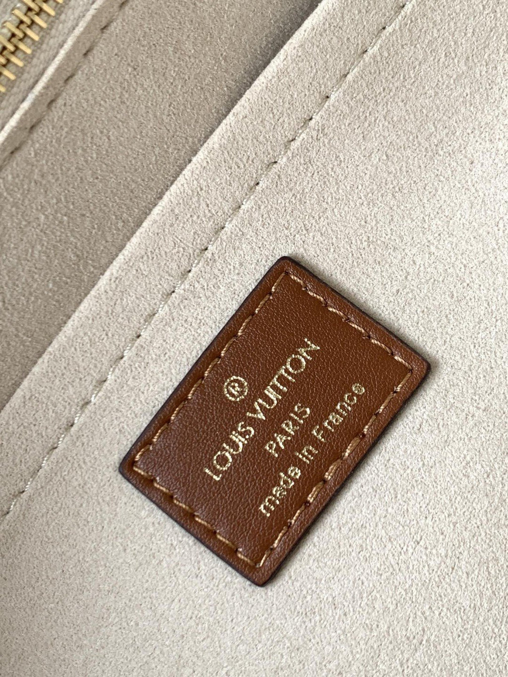 Louis Vuitton M57728 On My Side PM 30cm