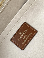 Louis Vuitton M57728 On My Side PM 30cm