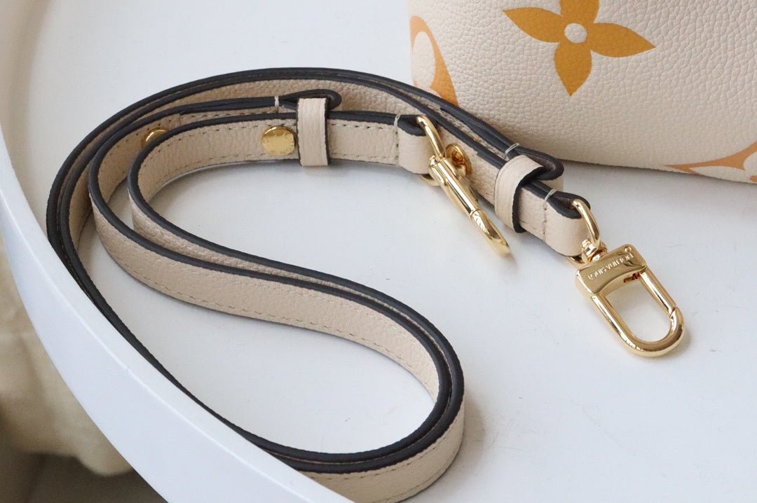 Louis Vuitton NoNo BB 20cm Cream