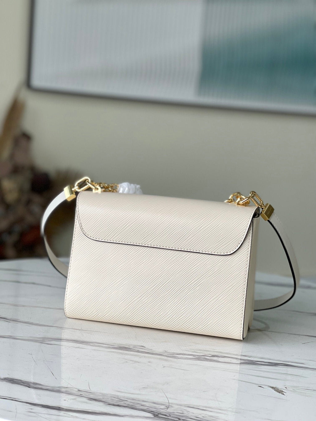 Louis Vuitton Twist MM 23cm