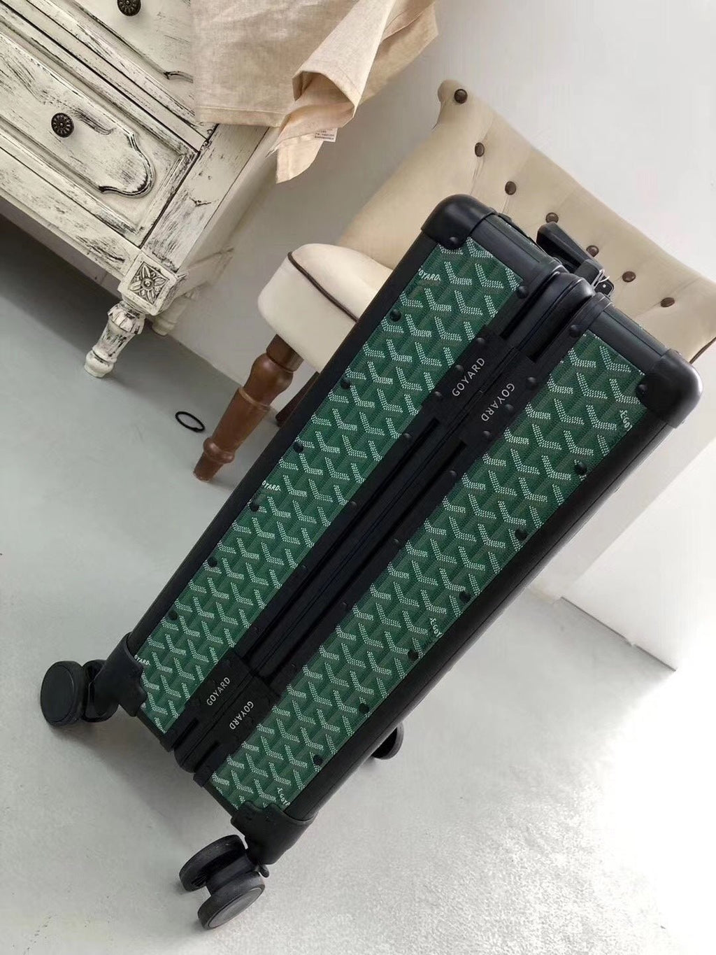 Louis Vuitton Rolling Vali In Green 20 Inch