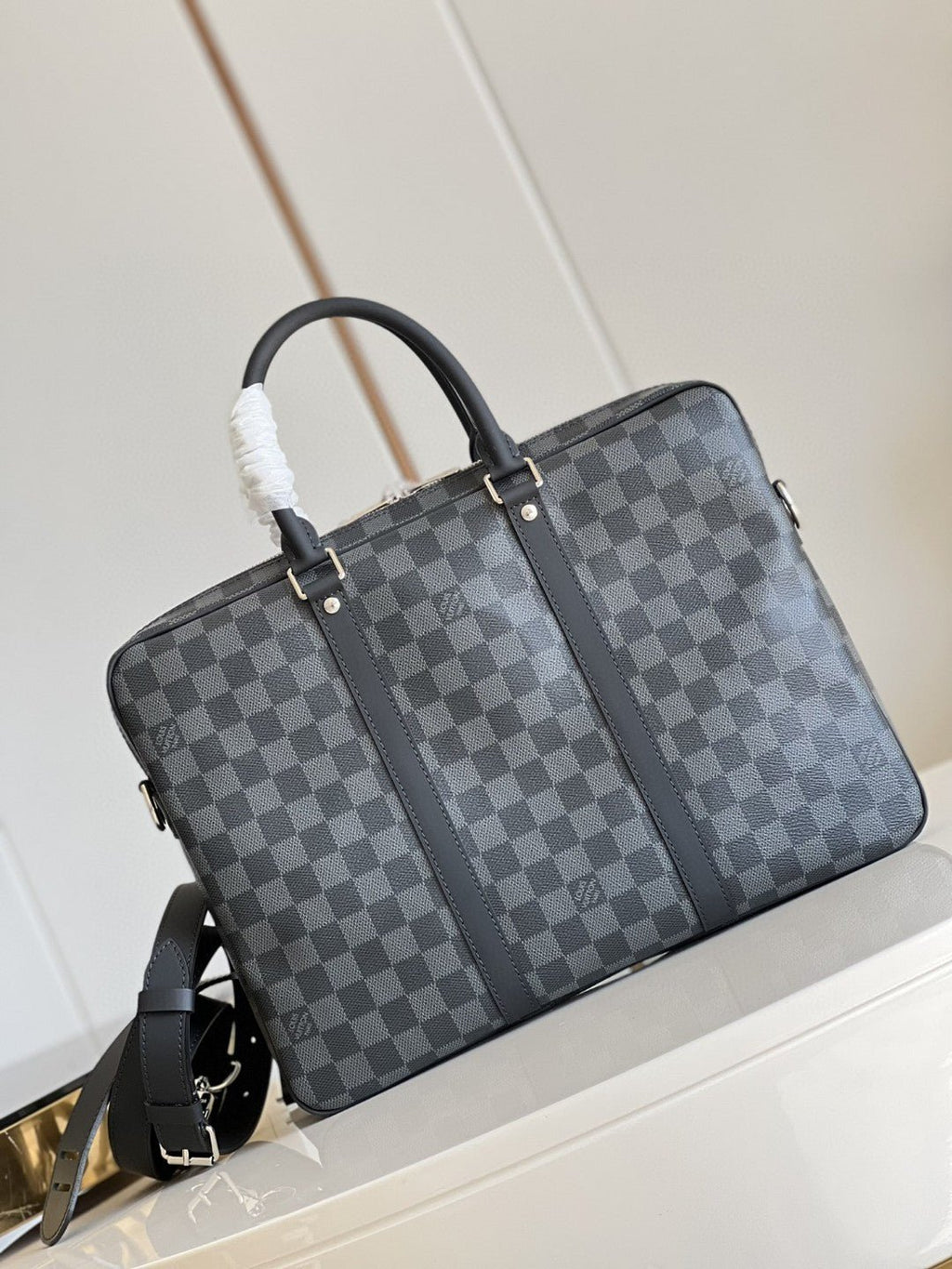 Louis Vuitton Porte Documents Voyage PM 35cm