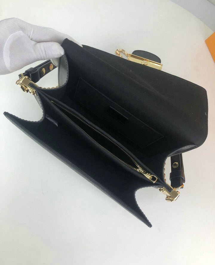 Louis Vuitton Dauphine Chain 25cm Black