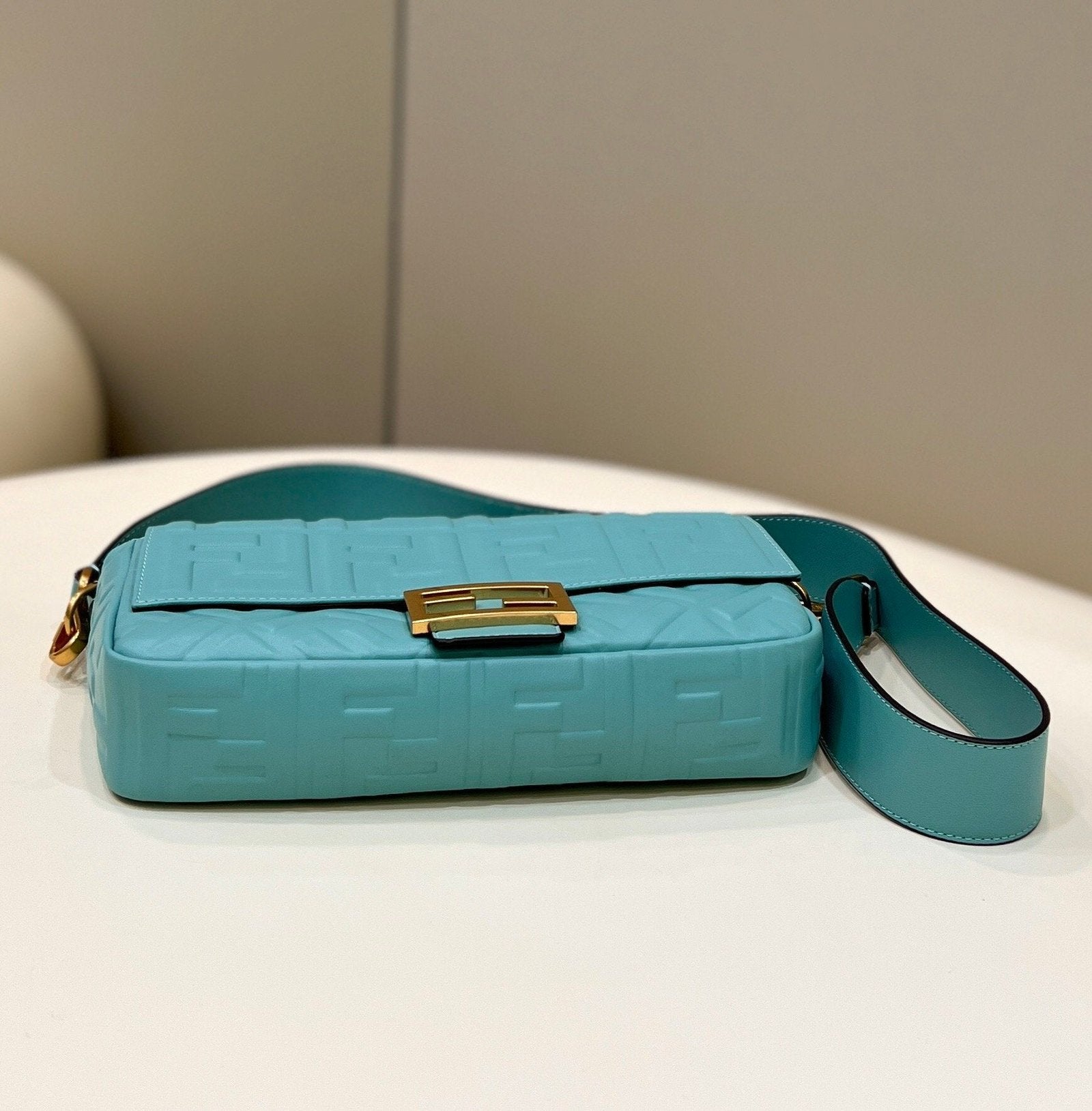 Fendi Baguette Midi 27cm Light Blue