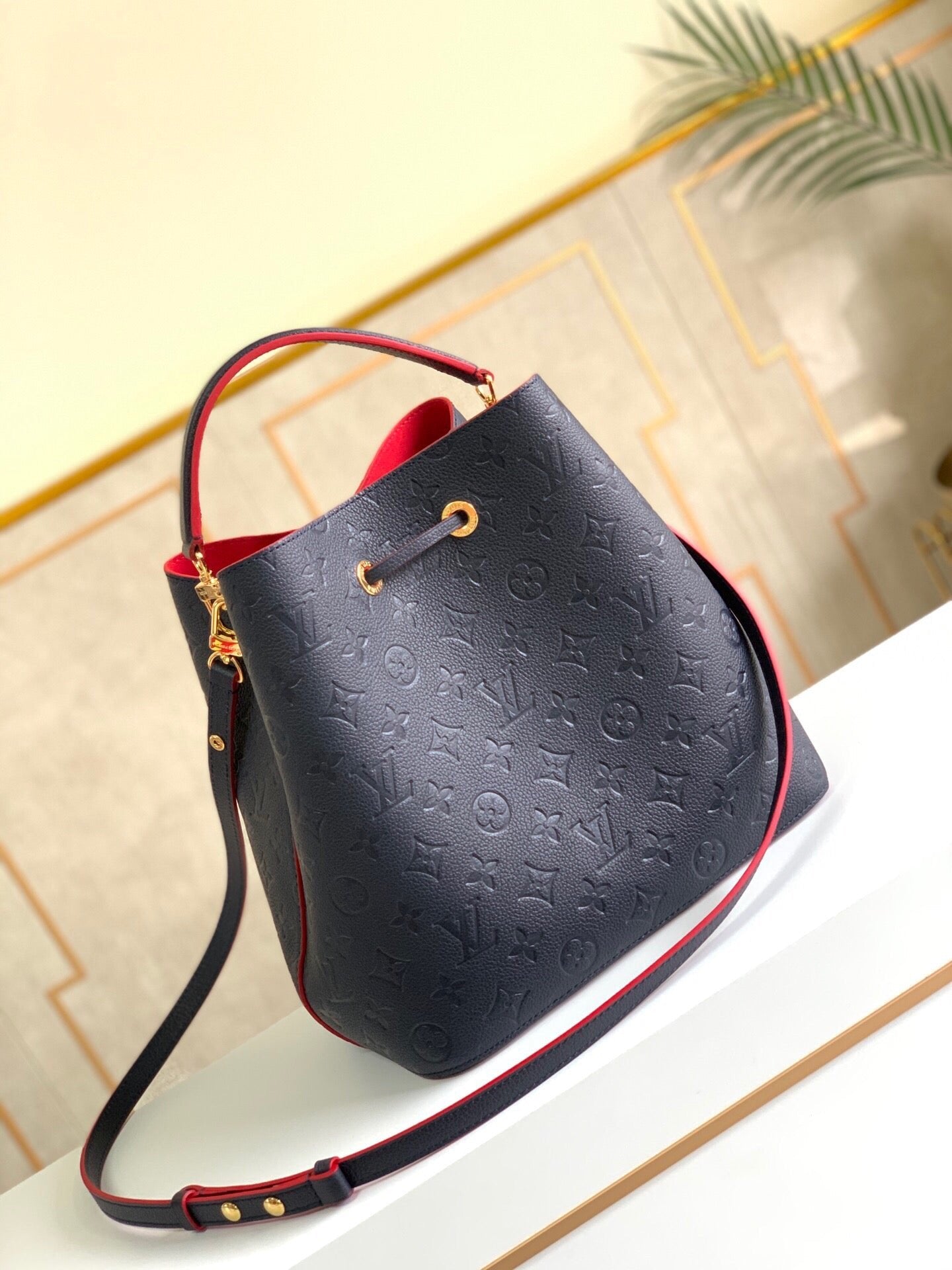Louis Vuitton Crossbody Bags 26cm Navy blue