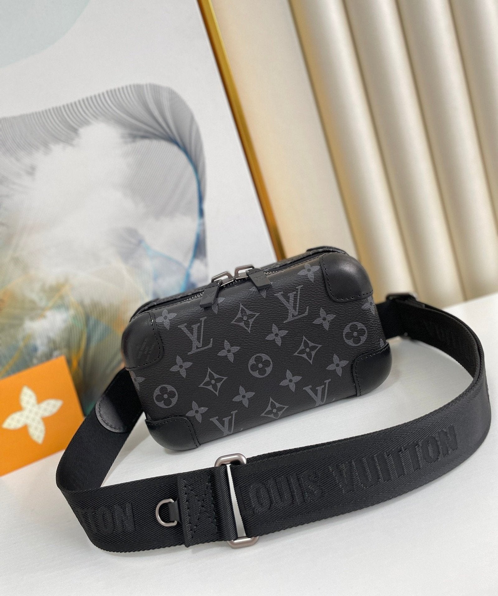 Louis Vuitton M45579 Horizon Clutch 21cm