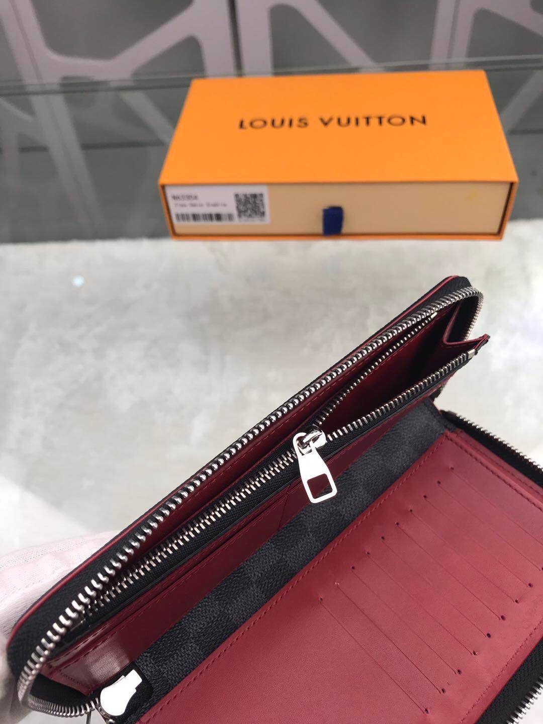 Louis Vuitton Zippy Vertical Wallet 20cm
