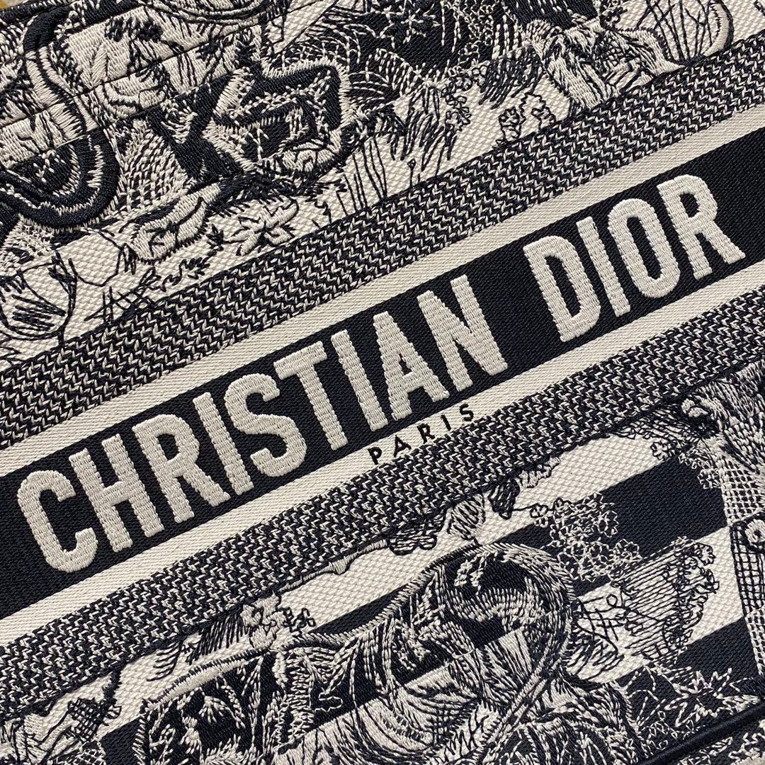 Christian Dior Medium Book Tote 36cm