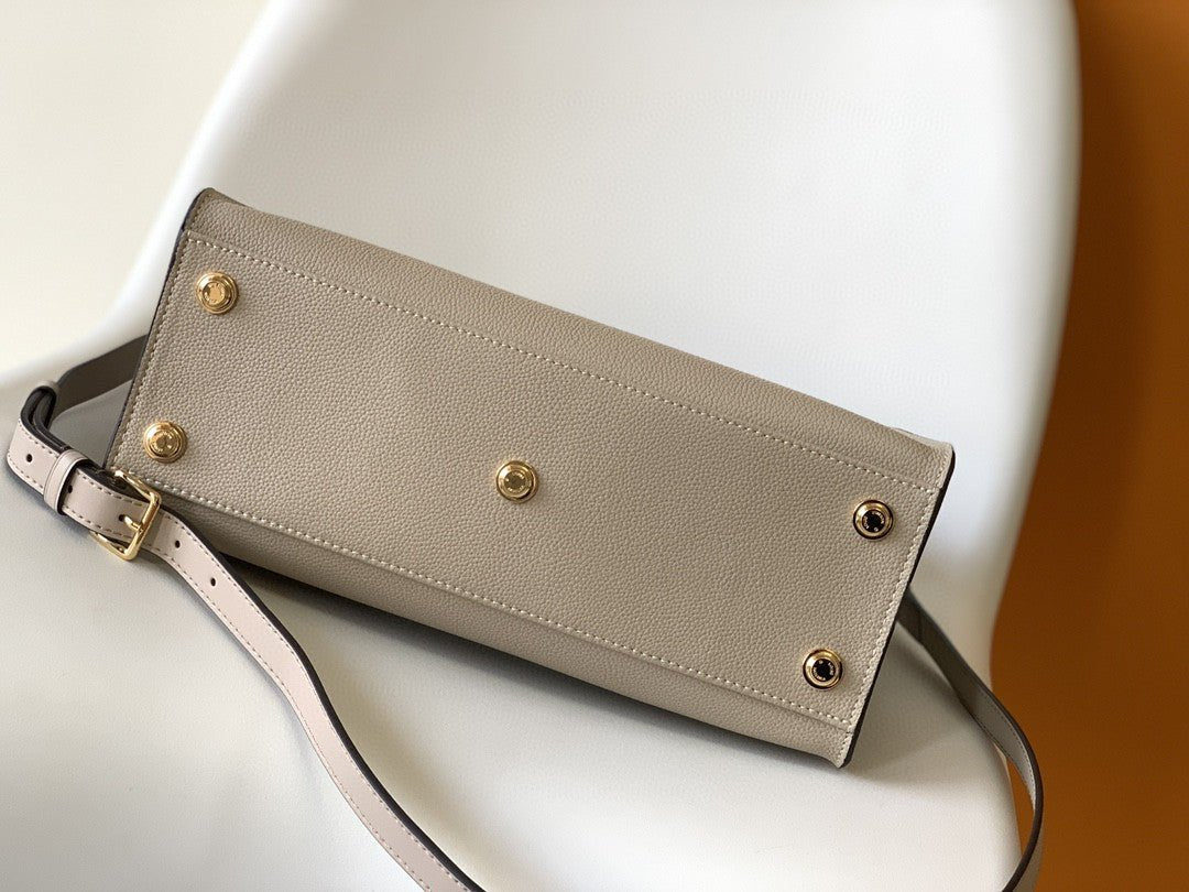 Louis Vuitton M57728 On My Side PM 30cm Greige