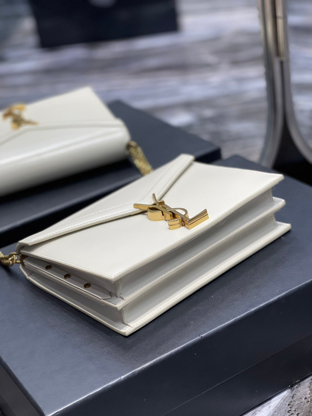 Saint Laurent Cassandra Medium Chain Bag In Grain De Poudre Embossed 22cm White