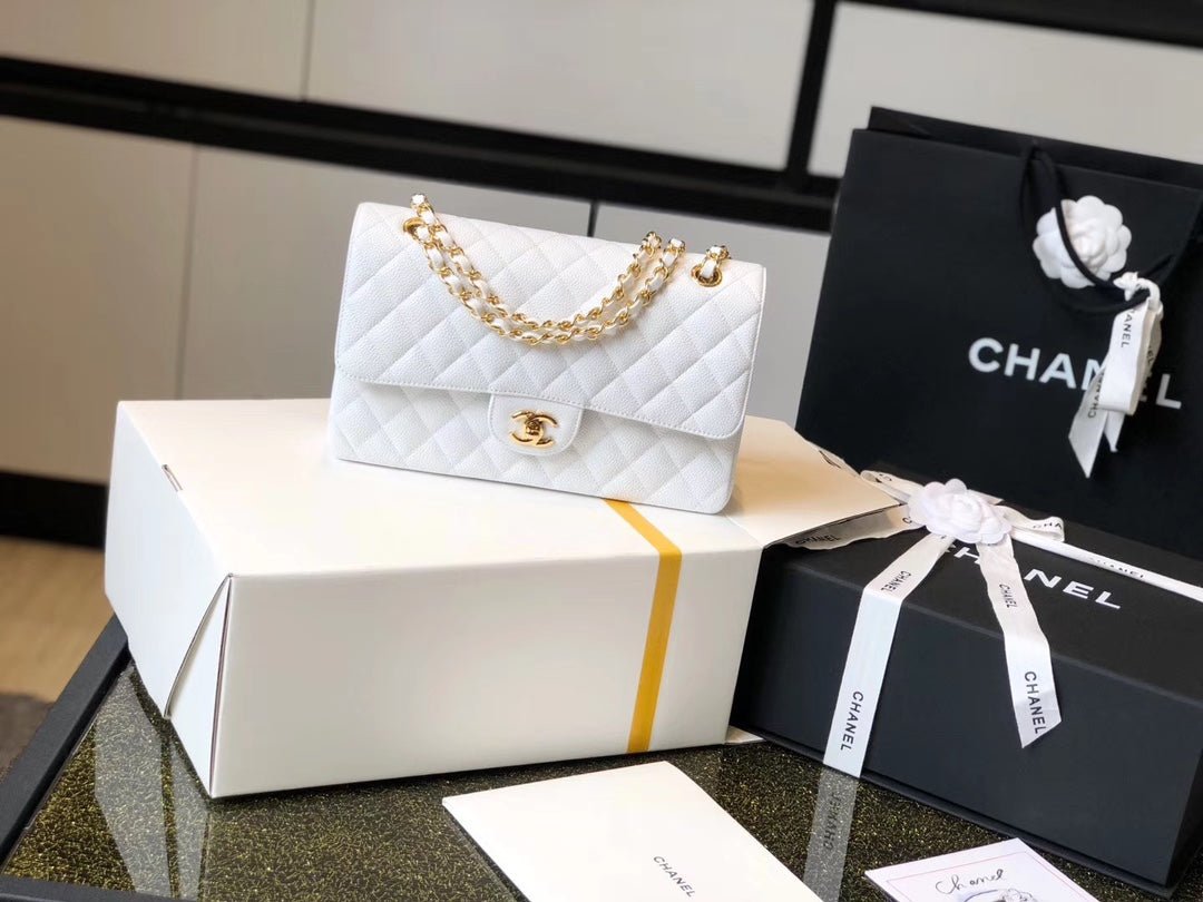 Chanel Classic Medium Flapbag Gold Hardware 26cm White