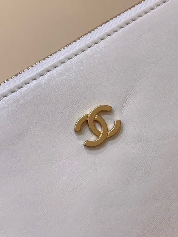 Chanel 22 Large Handbag 37cm White