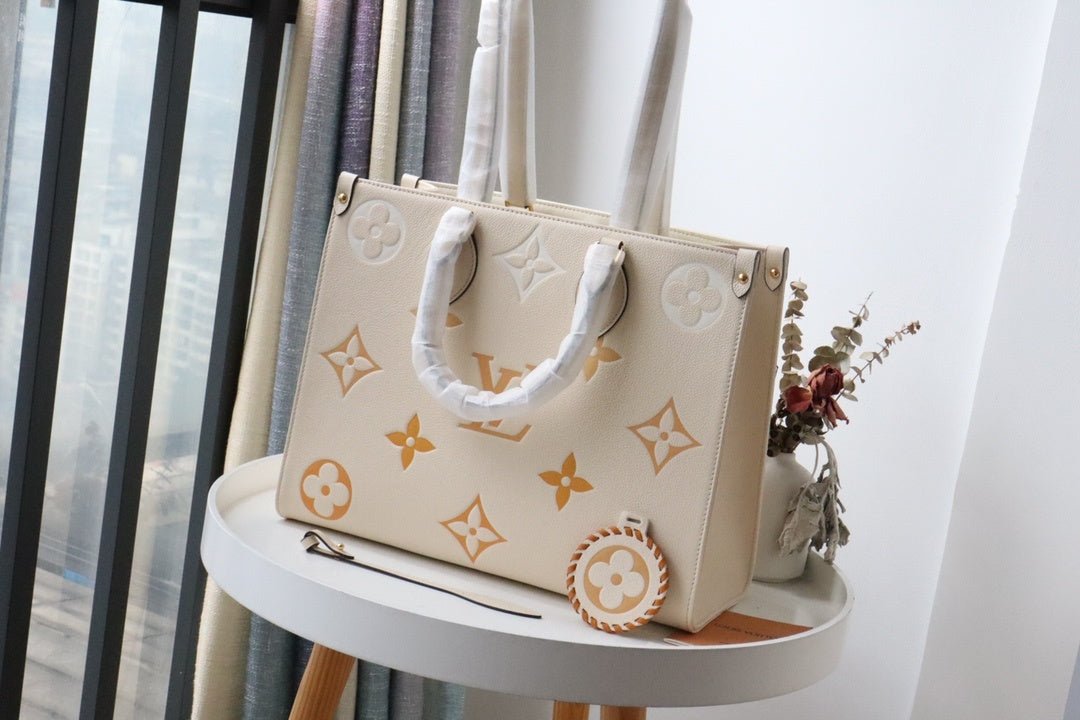 Louis Vuitton Handle Bags 35cm Cream