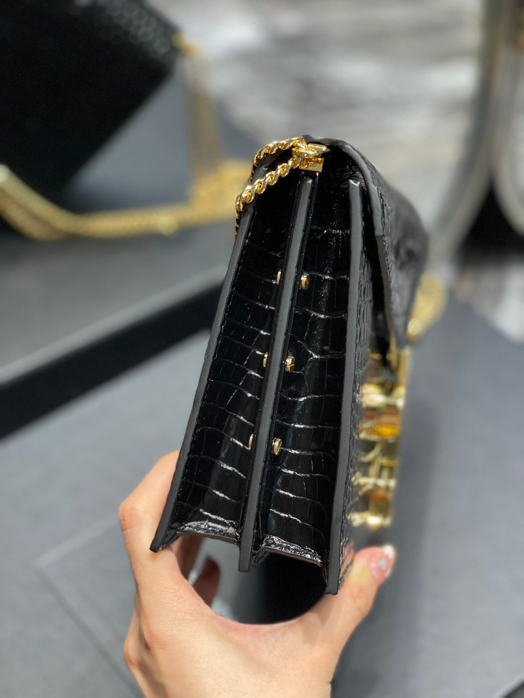 Saint Laurent Cassandra Medium Chain Bag In Grain De Poudre Embossed 22cm Black