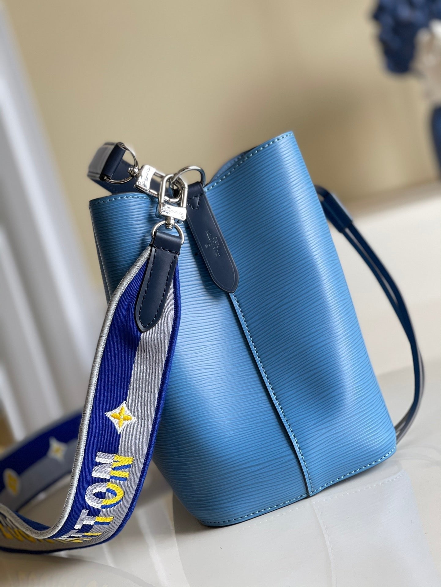 Louis Vuitton NeoNoe BB 20cm Blue