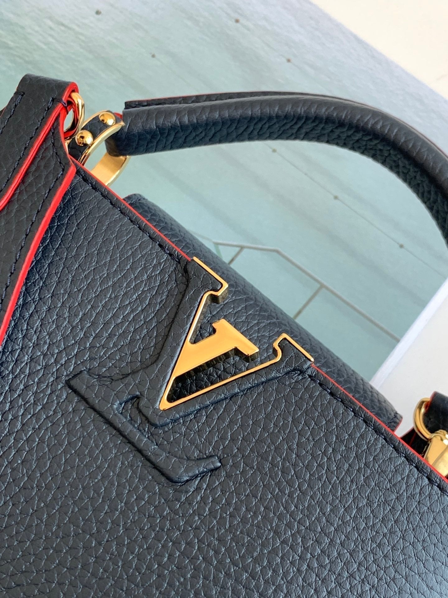 Louis Vuitton Crossbody Bag 21cm Black