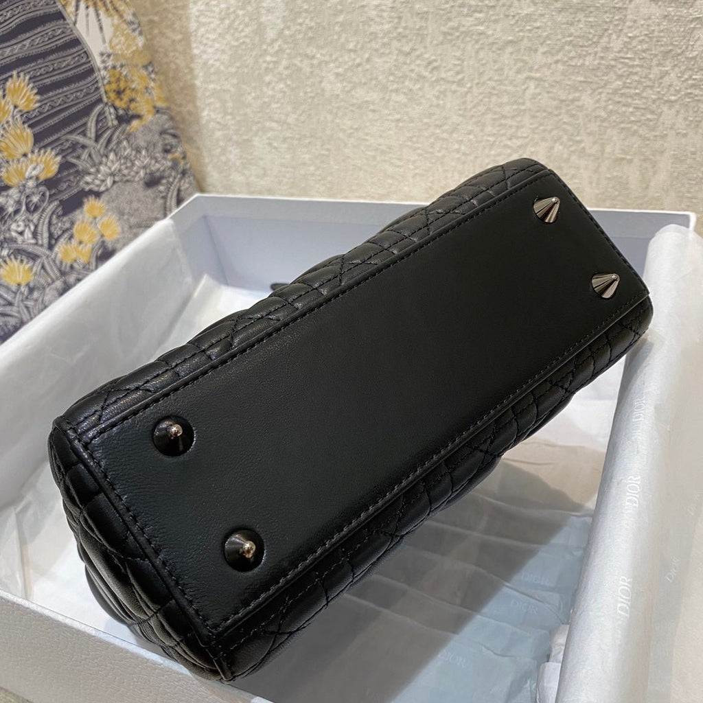 Christian Dior Lady Dior Bag Metal Hardware Spring Collection 20cm Black