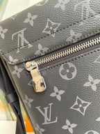 Louis Vuitton N41039 District MM 31cm