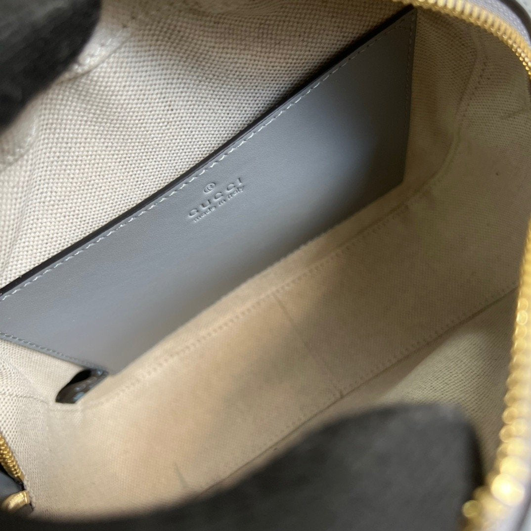 Gucci Matelasse Shoulder Bag Grey For Women, Women’s Bags 8.5in/22cm