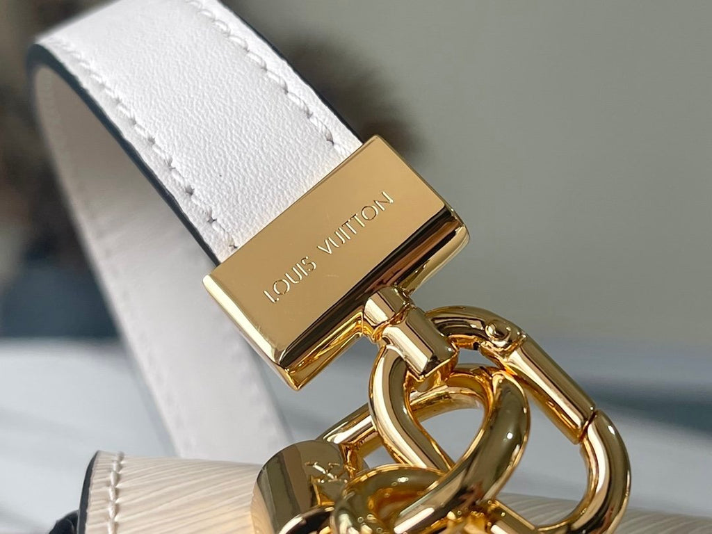 Louis Vuitton Twist MM 23cm
