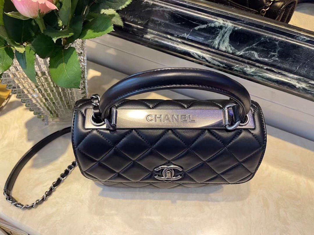 Chanel Classic Flap Bag Medal Hardware 25cm Black