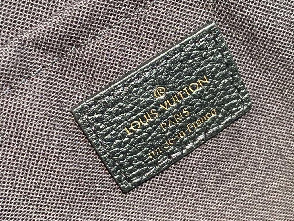Louis Vuitton Clutch 30cm Black