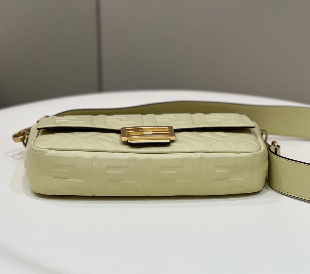 Fendi Baguette Midi 27cm